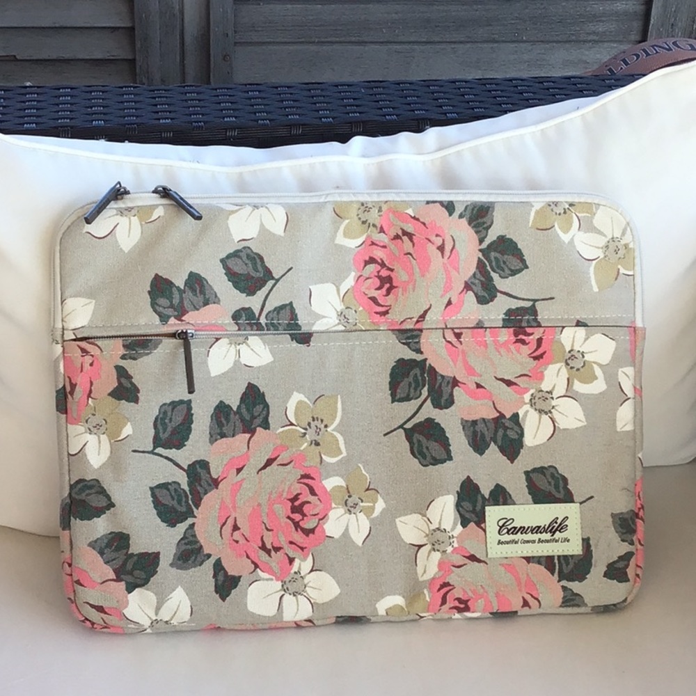 Women’s Padded Canvas Laptop Sleeve NWOT